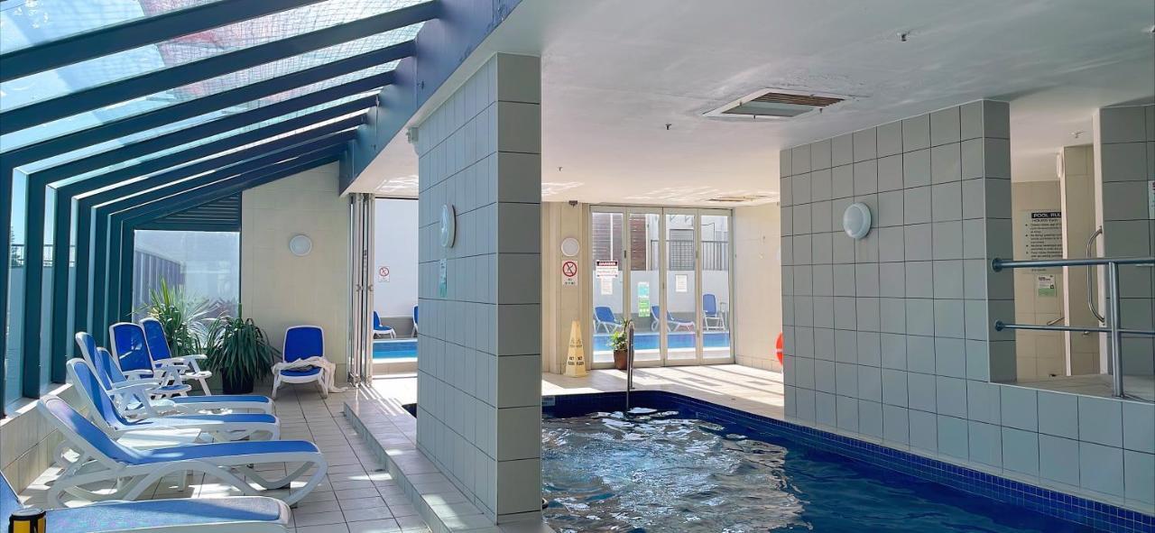 1 Bedroom And 1 Living Room Family Suite Голд-Кост Экстерьер фото