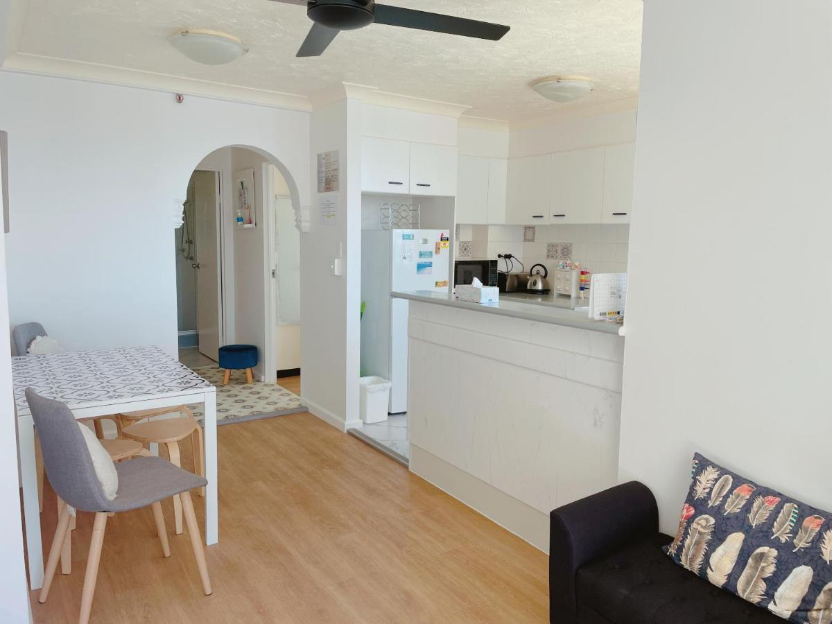 1 Bedroom And 1 Living Room Family Suite Голд-Кост Экстерьер фото