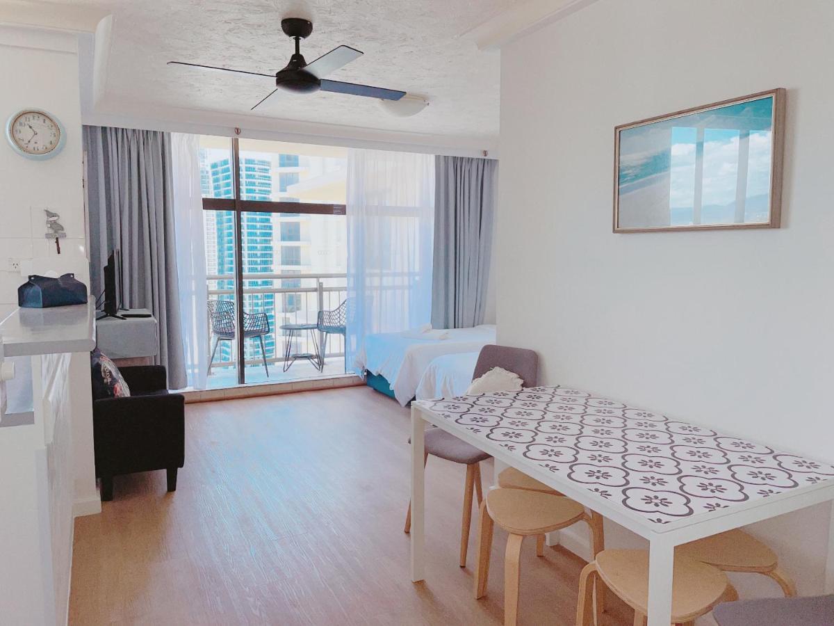 1 Bedroom And 1 Living Room Family Suite Голд-Кост Экстерьер фото